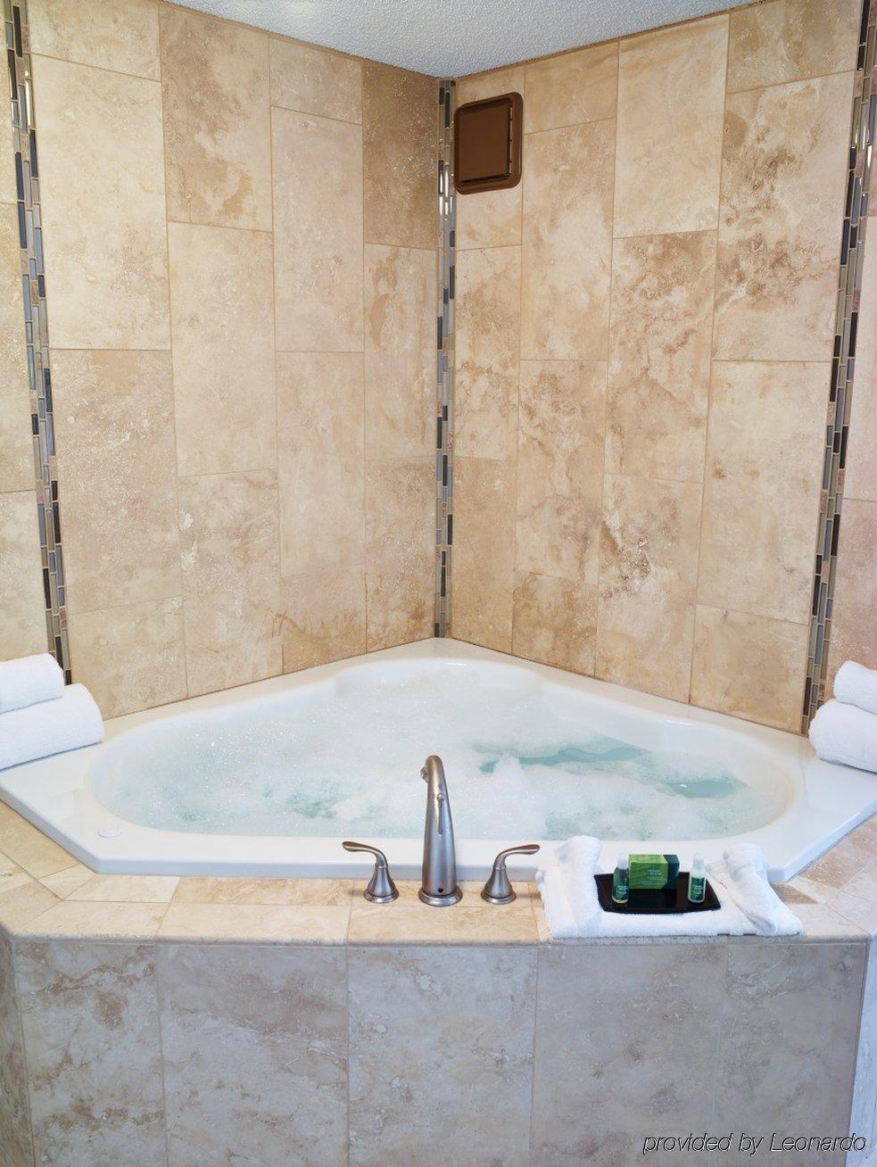 Livinn Hotel St Paul East / Maplewood Экстерьер фото