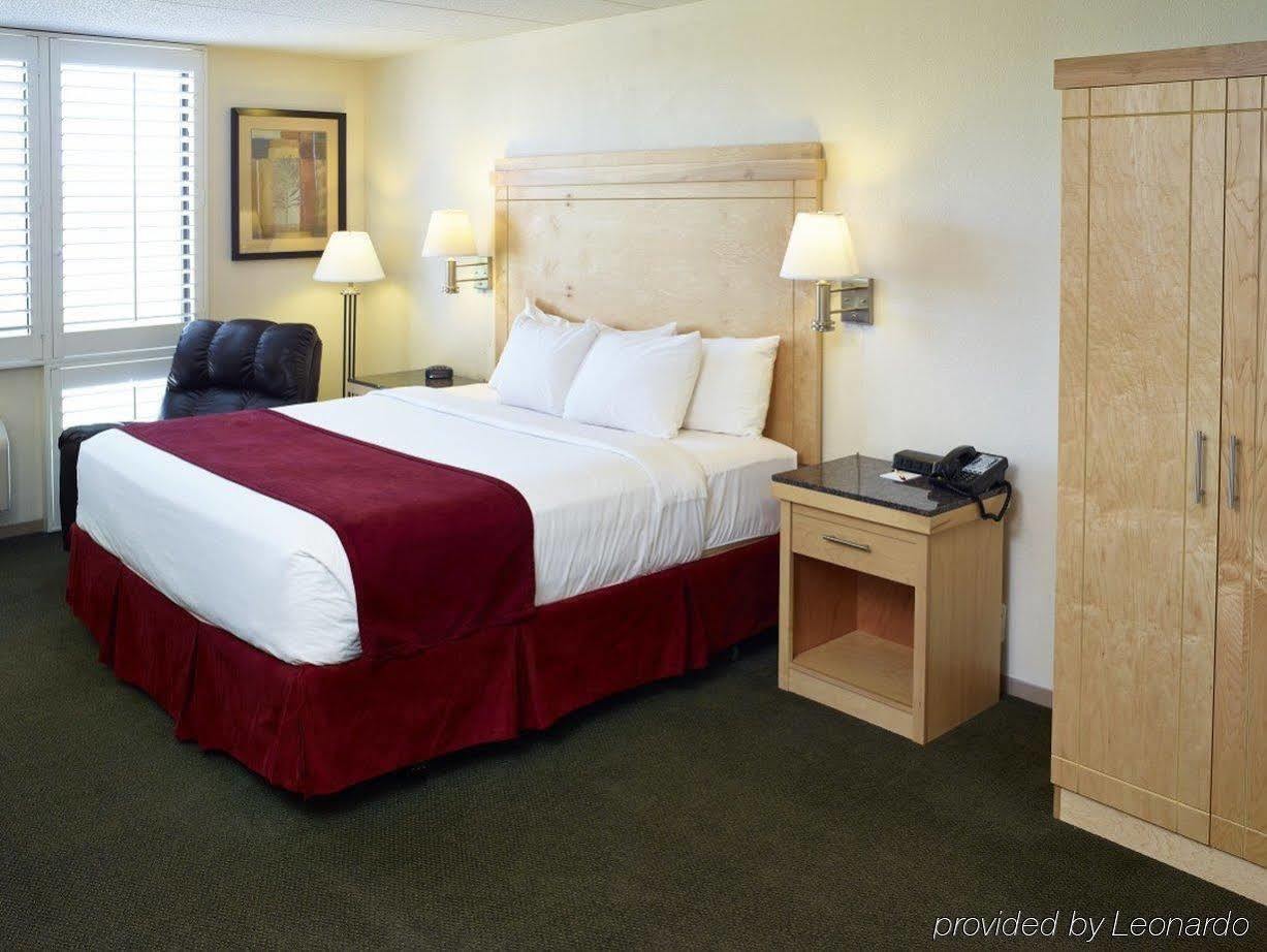 Livinn Hotel St Paul East / Maplewood Экстерьер фото