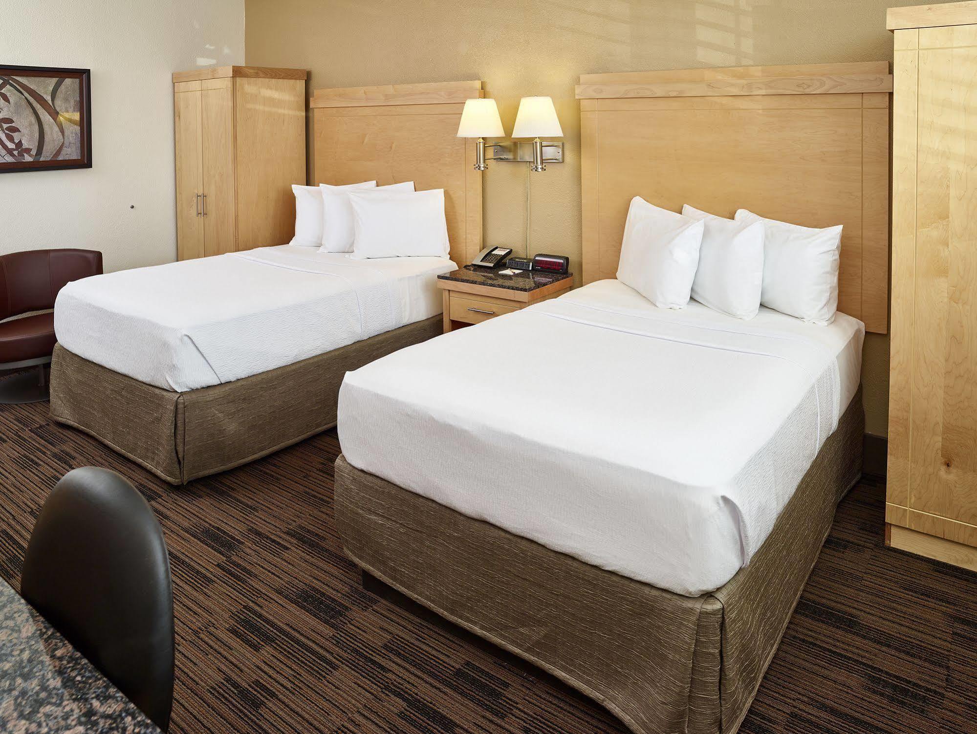 Livinn Hotel St Paul East / Maplewood Экстерьер фото
