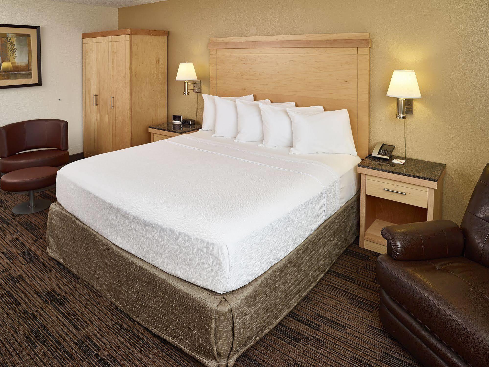 Livinn Hotel St Paul East / Maplewood Экстерьер фото